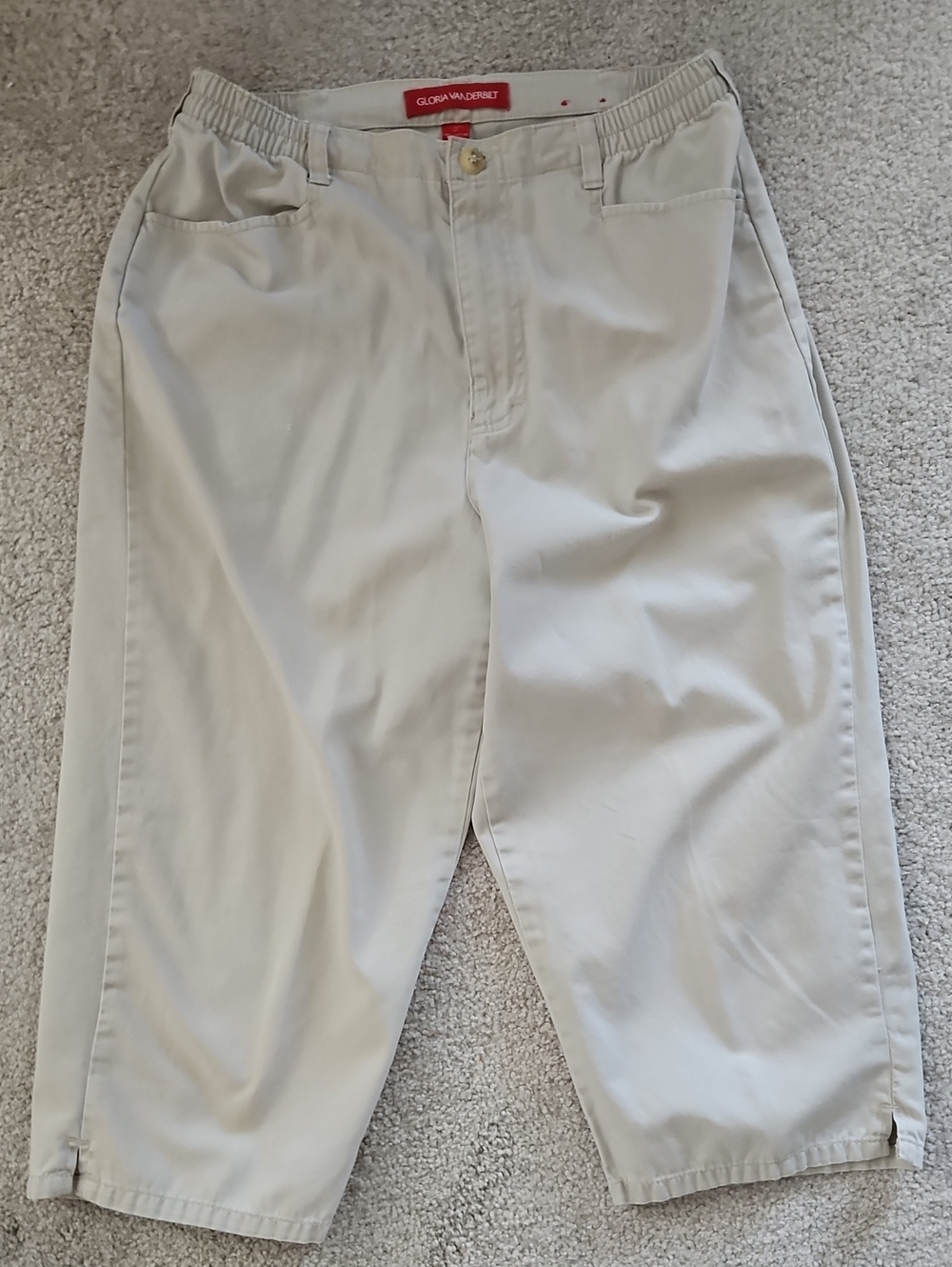 Gloria Vanderbilt Women's Light Khaki Capri Pants